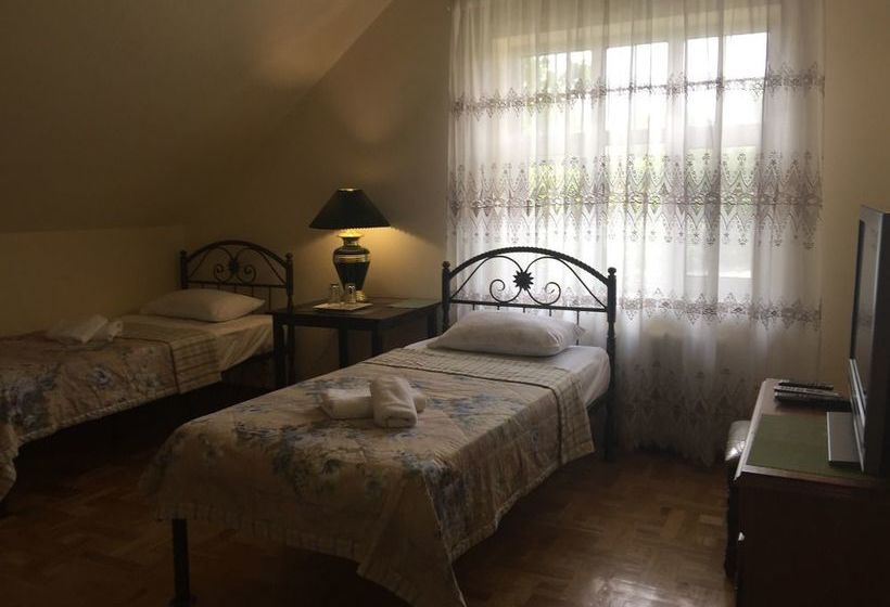 تختخواب و صبحانه Astoria Garden