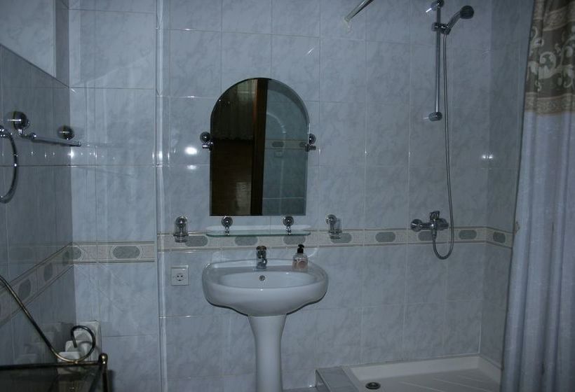 تختخواب و صبحانه Astoria Garden