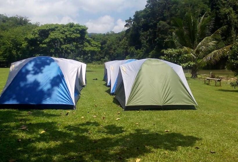 צימר Kiulu Riverside Chalet