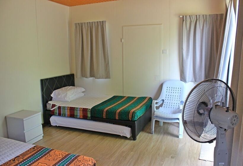 צימר Kiulu Riverside Chalet