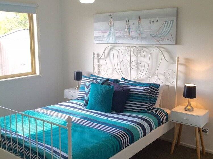 Gold Coast Theme Park Villa