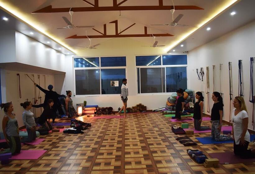 Green View By Green Tree Hotels