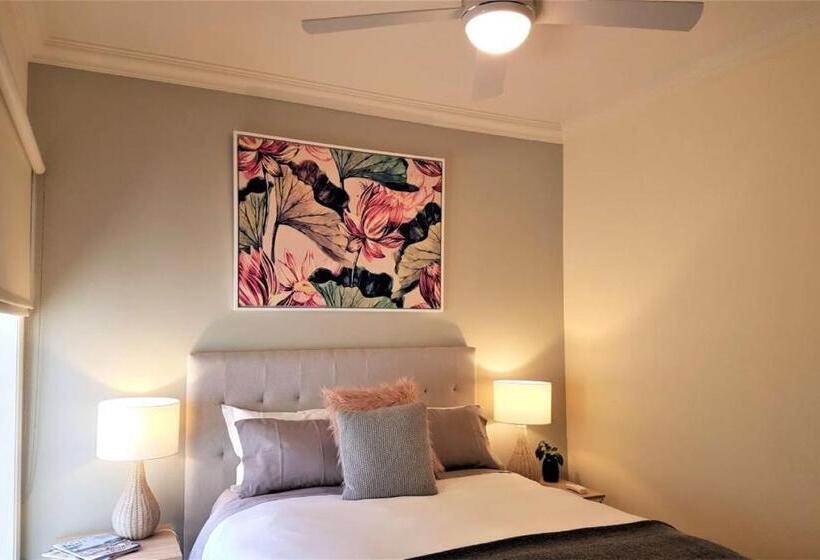 Healesville House   Fig Tree House