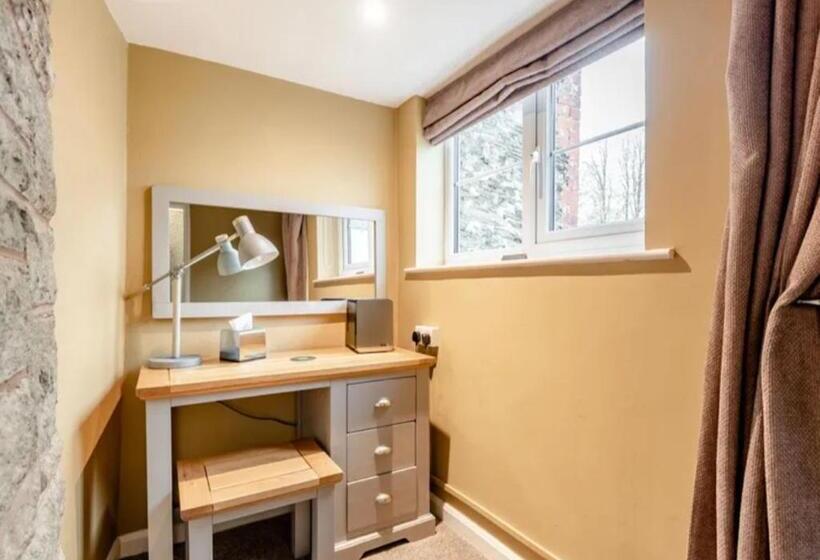 여관 Curly Tail Accommodation