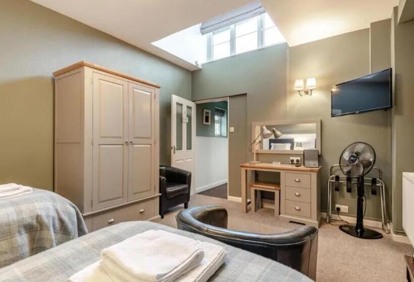 여관 Curly Tail Accommodation