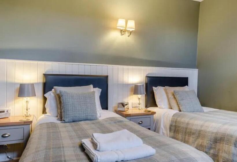 여관 Curly Tail Accommodation