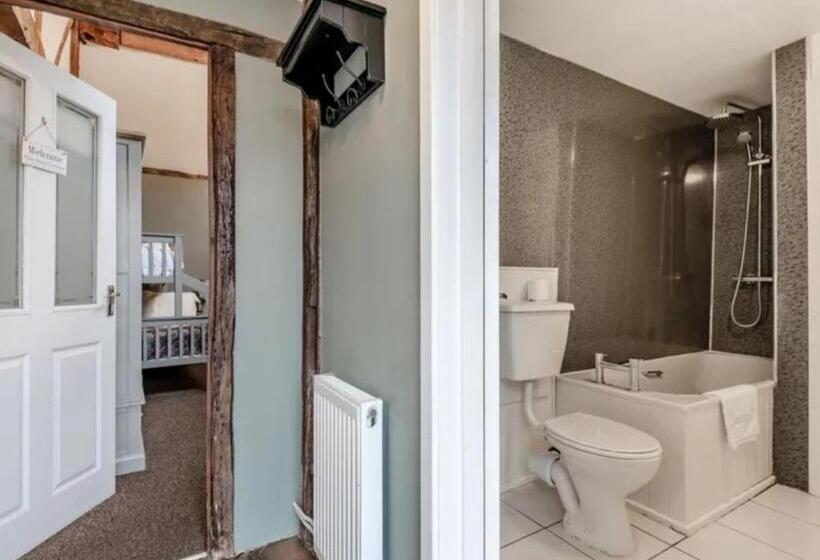 여관 Curly Tail Accommodation