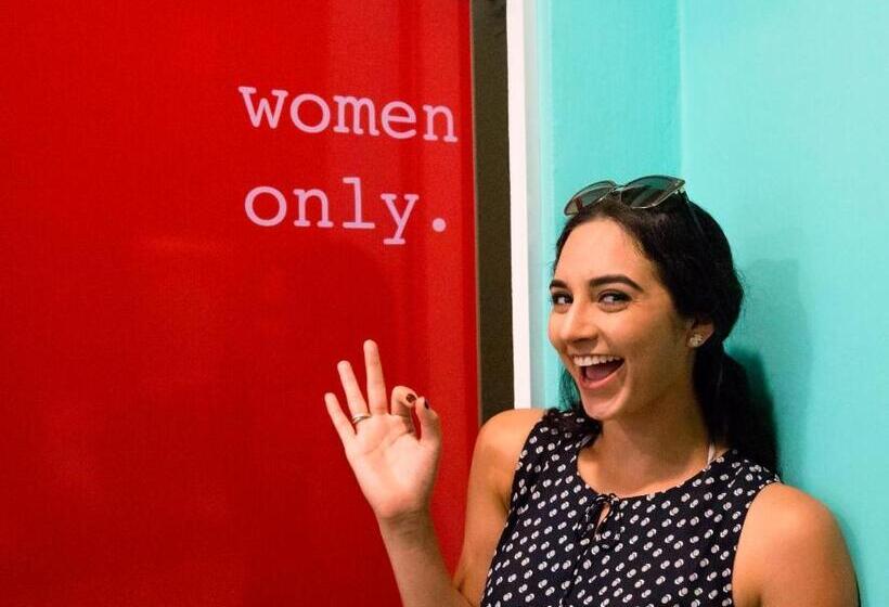 Hostel Tropico 20º Oceanfront