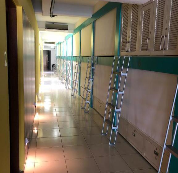 Hostel Tropico 20º Oceanfront