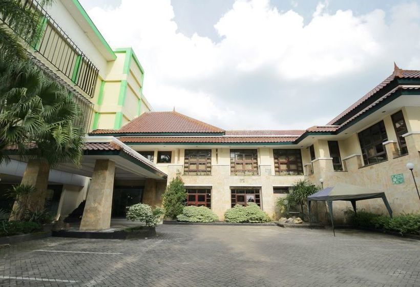 Otel Airy Alun Alun Bojonegoro Trunojoyo 2