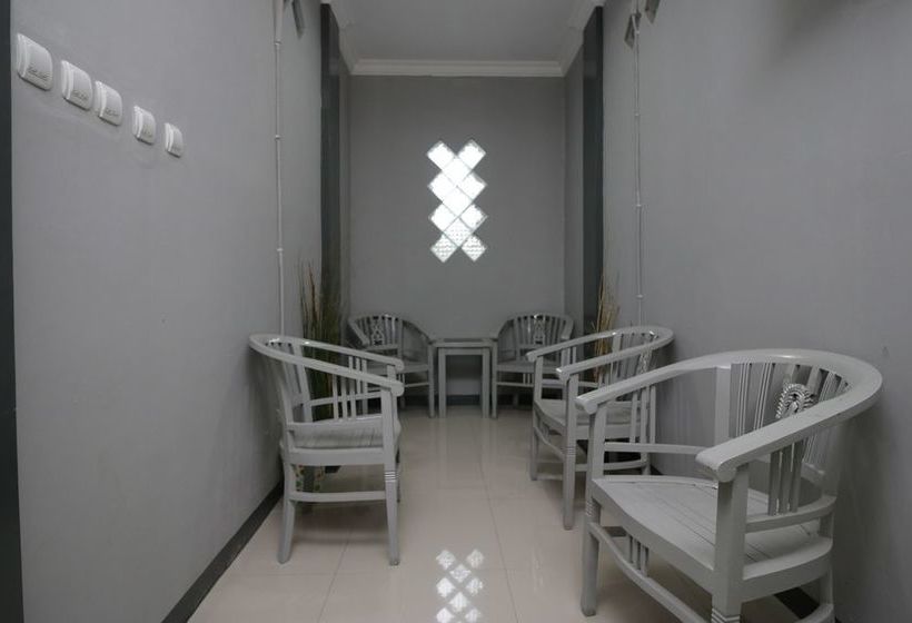 ホテル Airy Nagri Kaler Veteran Gang Seroja 235a Purwarkarta