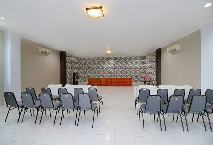 호텔 Airy Syariah Pemurus Dalam Raya Banjar Indah Permai Banjarmasin