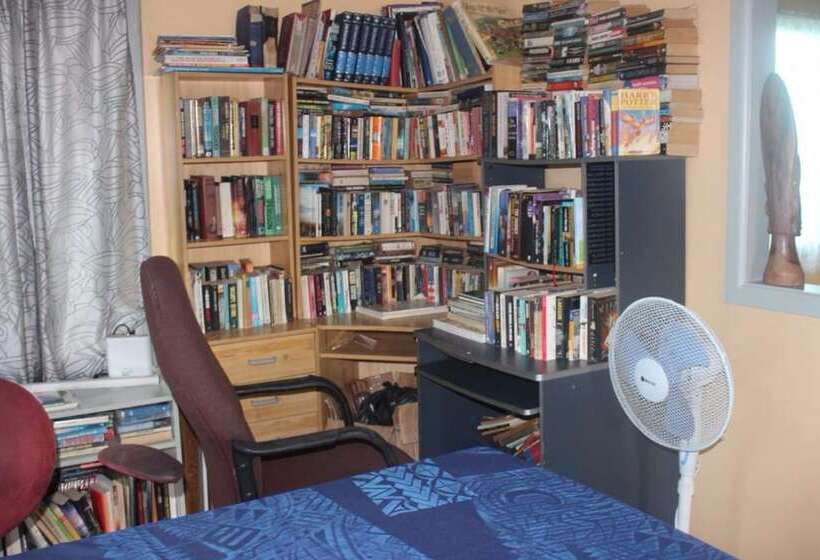 هتل Aniva's Place