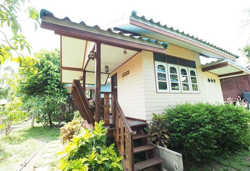 Отель Baan Suanjarean Resort