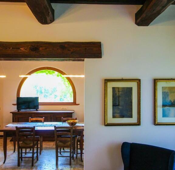 ホテル Agriturismo Boschi Di Montecalvi