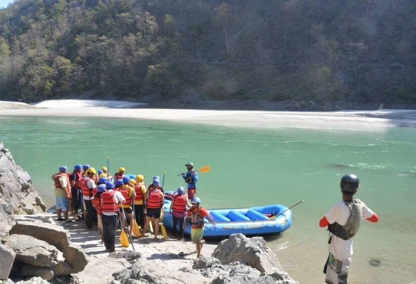 בית מלון כפרי Camp Eagle Nest