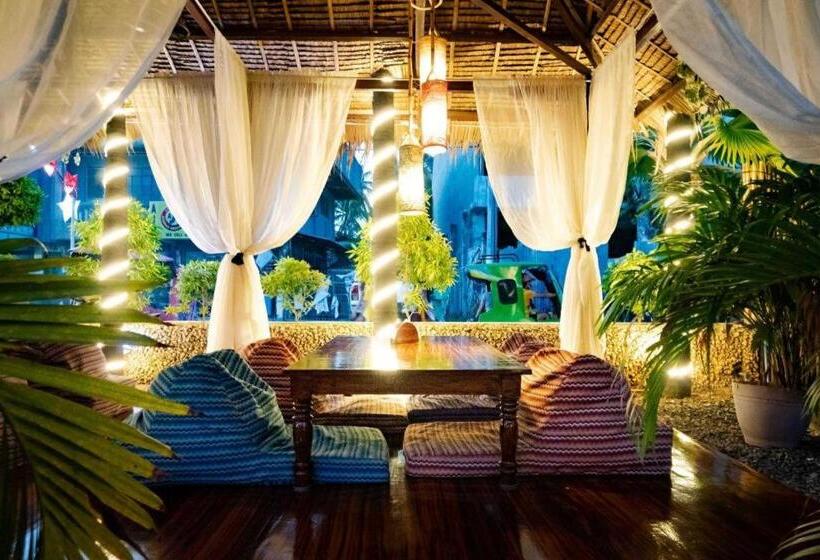 Coucou Bar Hotel And Restaurant