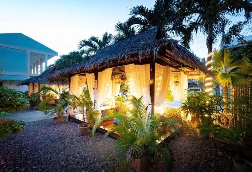 Coucou Bar Hotel And Restaurant