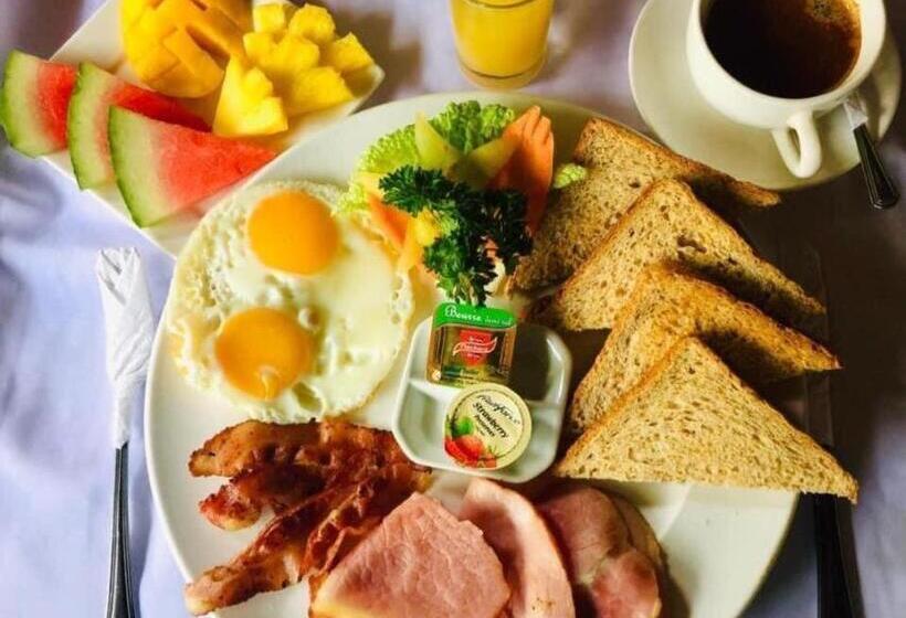 Coucou Bar Hotel And Restaurant