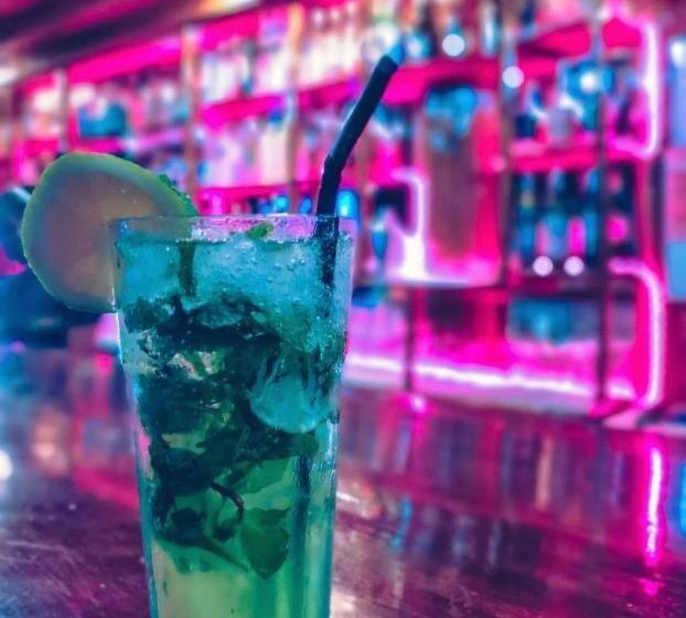 Coucou Bar Hotel And Restaurant