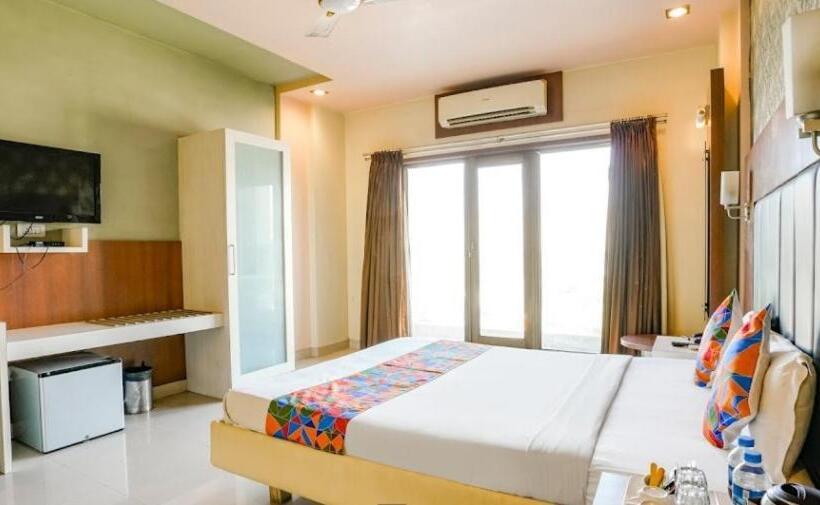 Hotelli Devanshi Inn