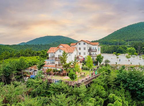 Beach Gallery Pension