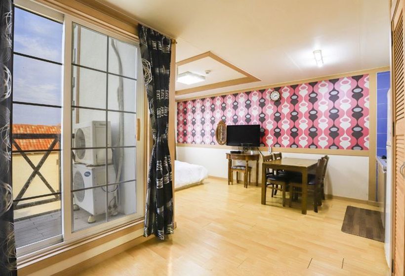 Beach Gallery Pension