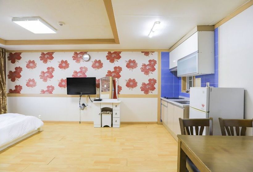 Beach Gallery Pension