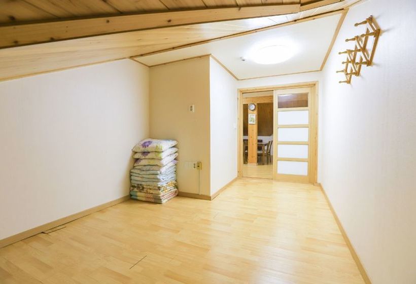 Beach Gallery Pension