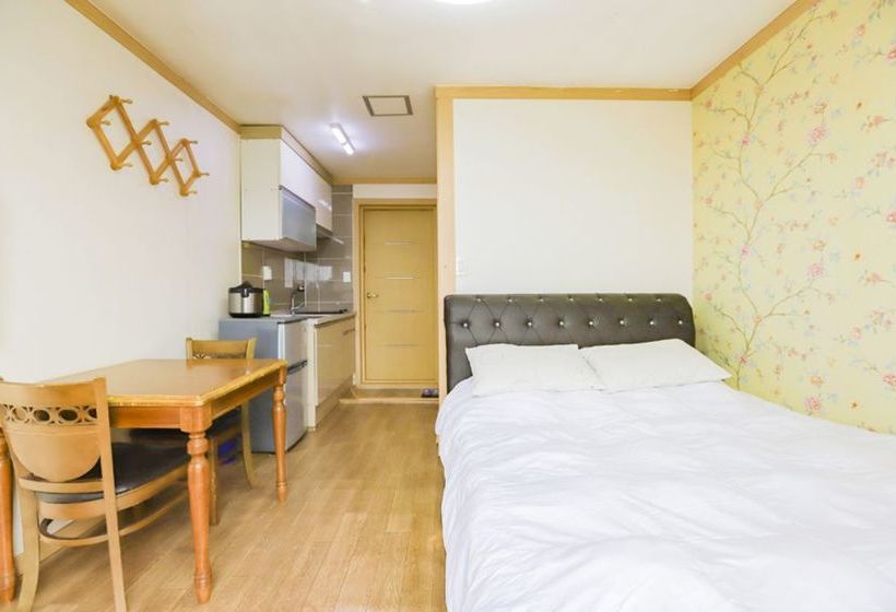 Beach Gallery Pension