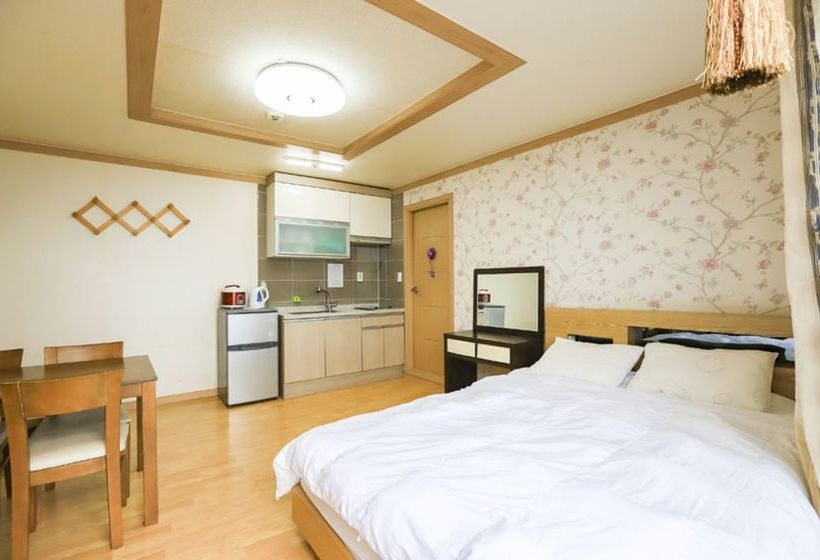 Beach Gallery Pension