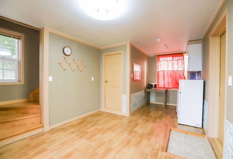 Beach Gallery Pension