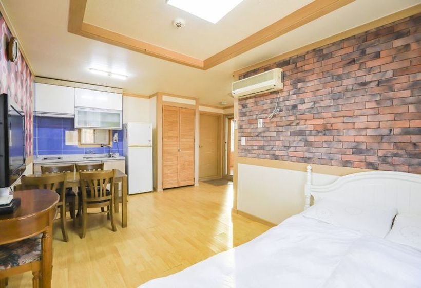 Beach Gallery Pension