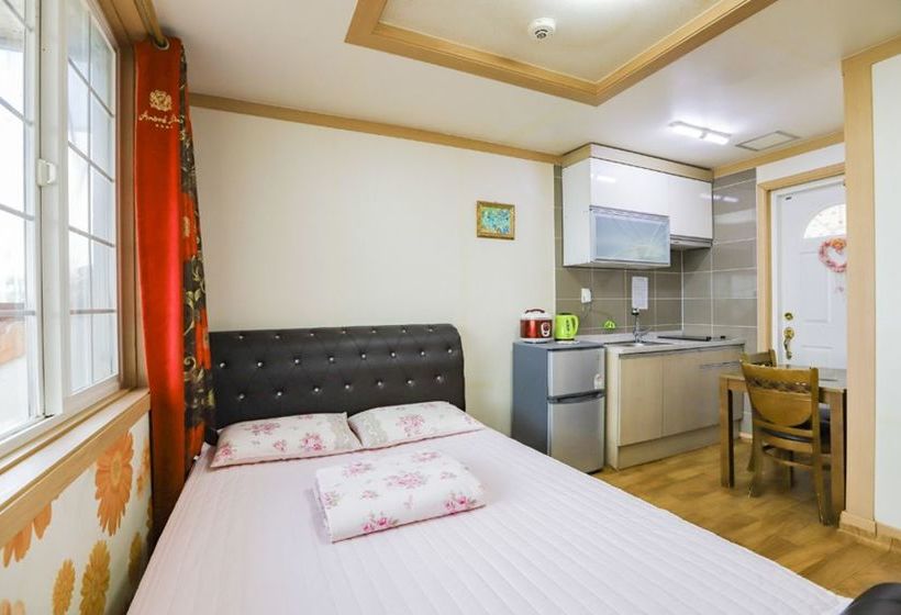 Beach Gallery Pension