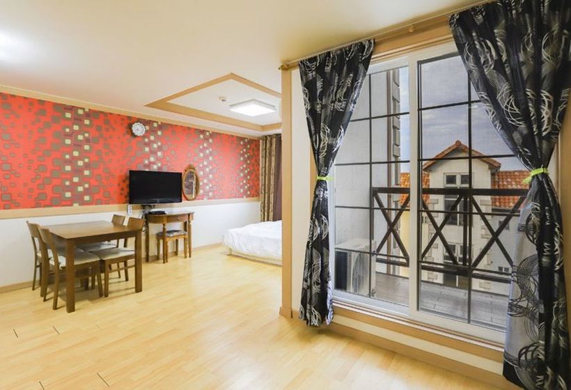 Beach Gallery Pension