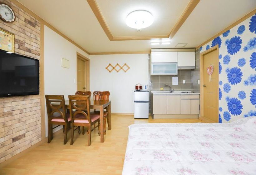 Beach Gallery Pension