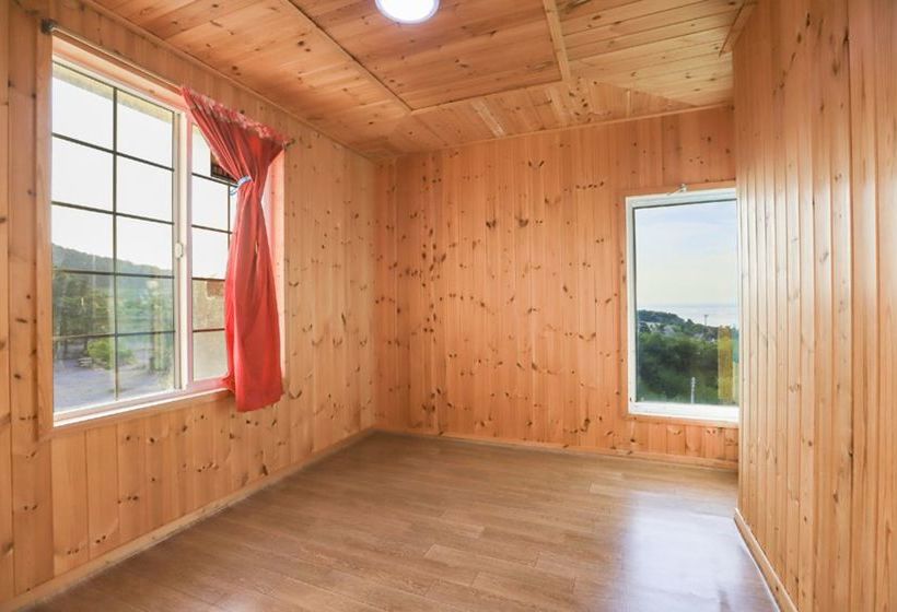 Beach Gallery Pension