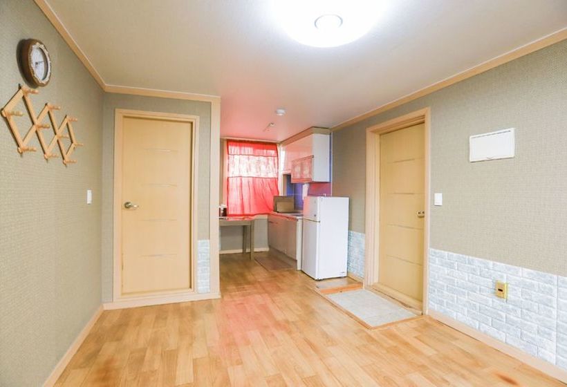 Beach Gallery Pension