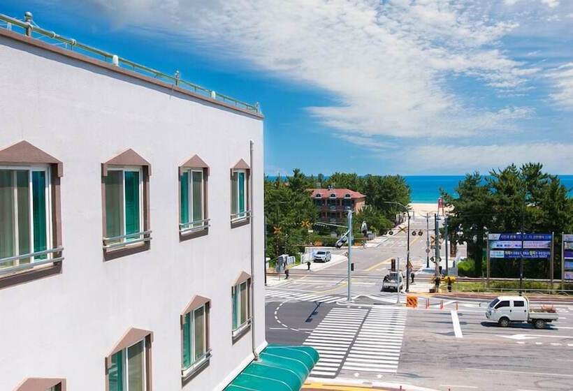 فندق Mangsang East House