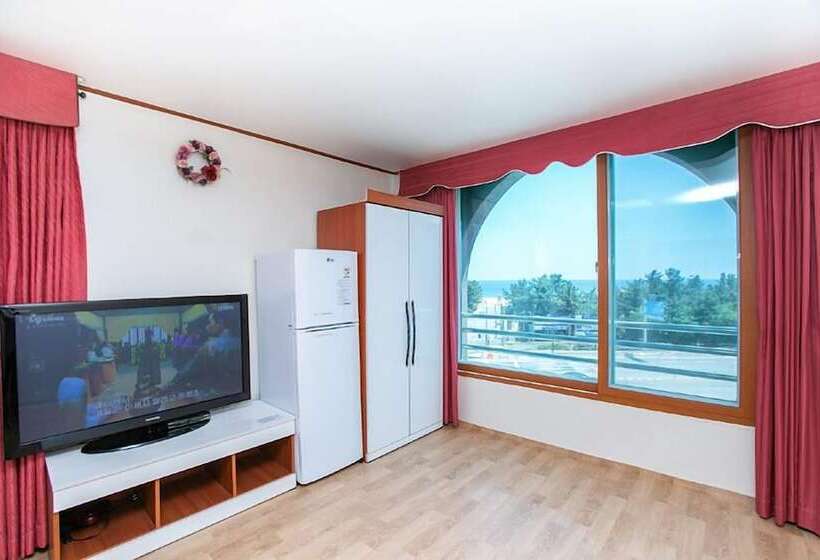 فندق Mangsang East House