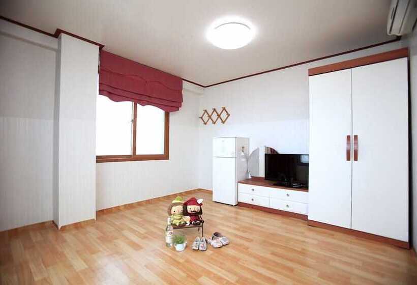 فندق Mangsang East House