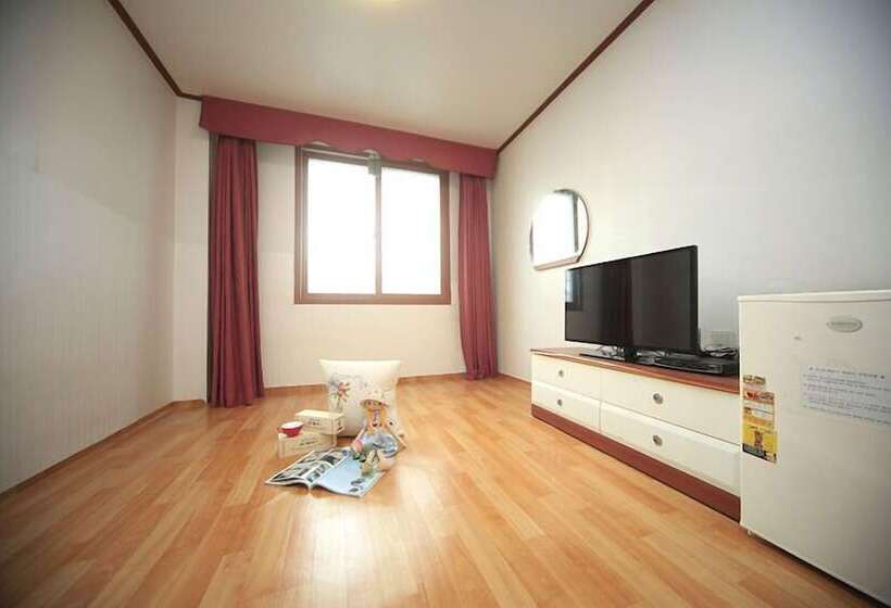 فندق Mangsang East House