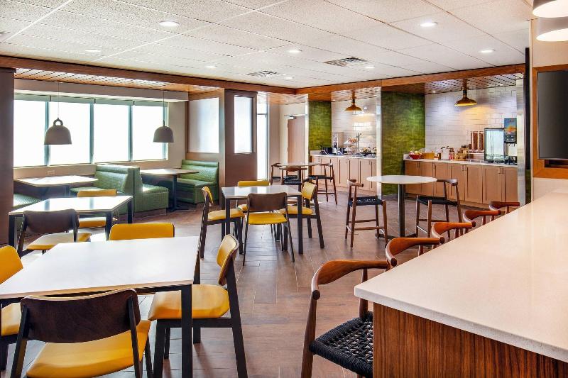 ホテル Fairfield Inn & Suites By Marriott Mcpherson