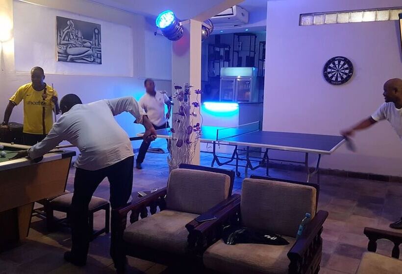 בית מלון כפרי Gardens Lodge