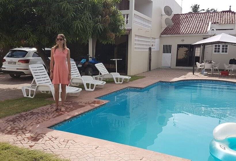 בית מלון כפרי Gardens Lodge