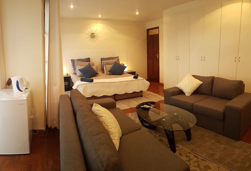 בית מלון כפרי Gardens Lodge