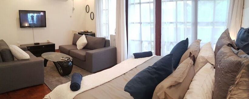 בית מלון כפרי Gardens Lodge