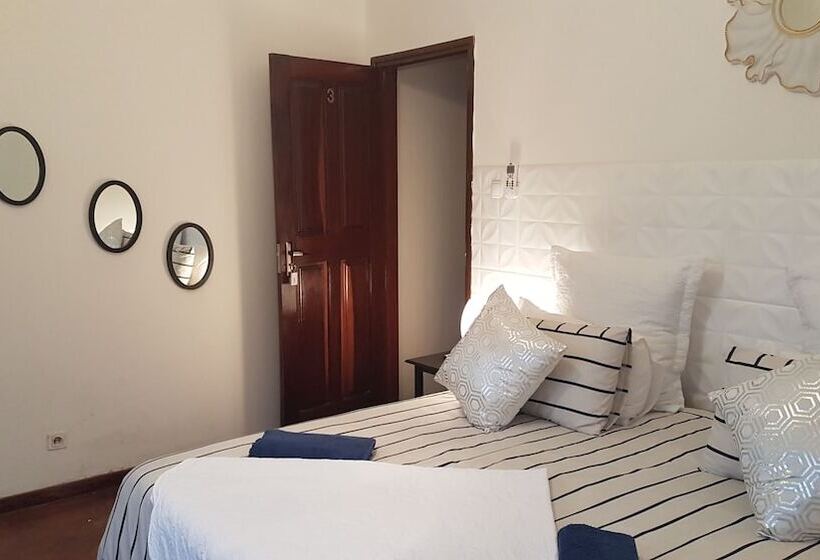 בית מלון כפרי Gardens Lodge