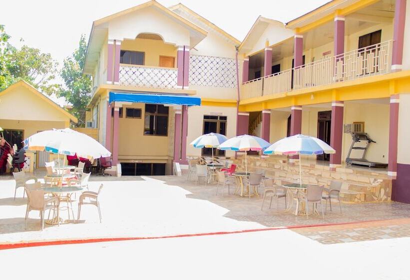 בית מלון כפרי Glamossay