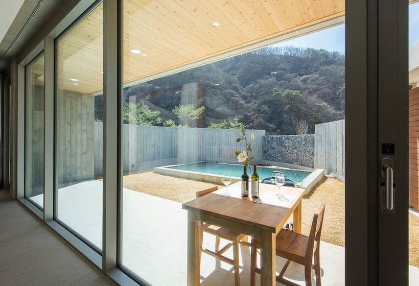 בית מלון כפרי Heritis Poolvilla